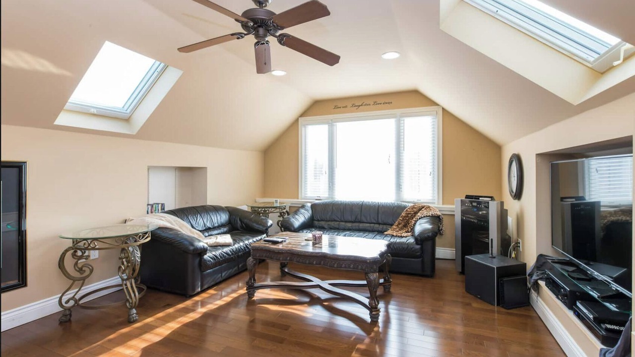 Photo of Livingroom in Point Edward
