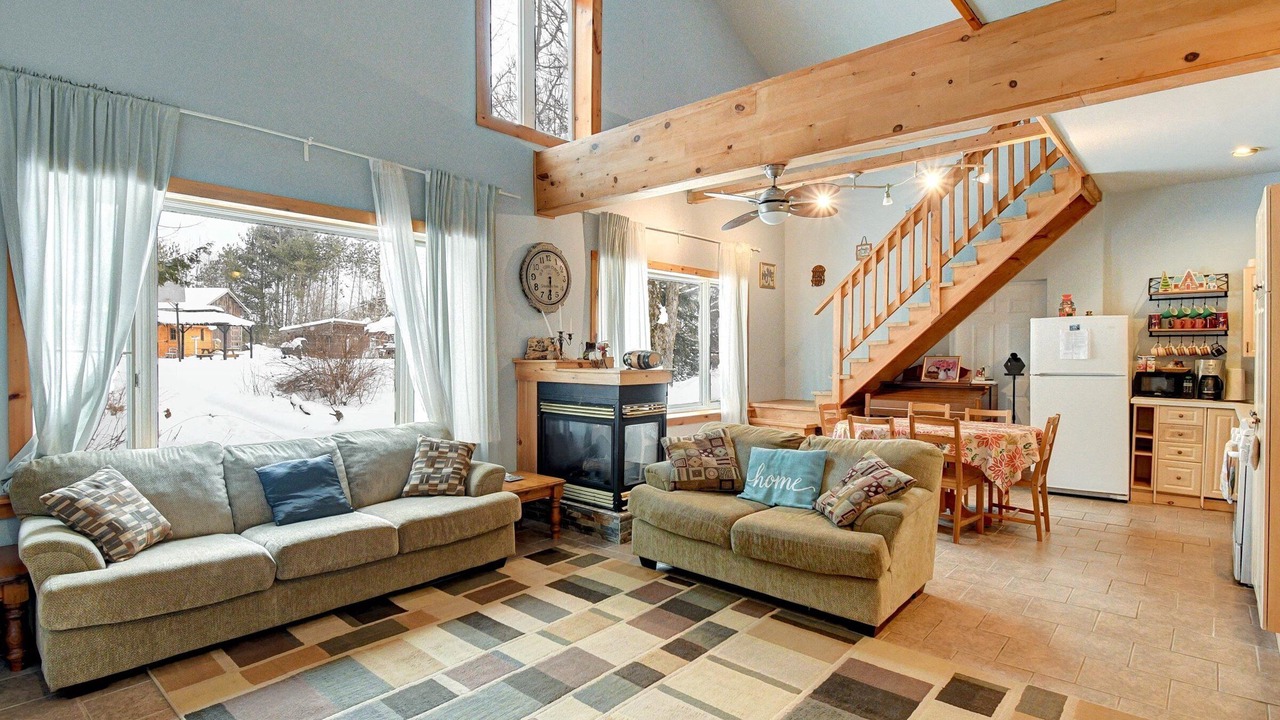 Photo of Livingroom in Marmora and Lake