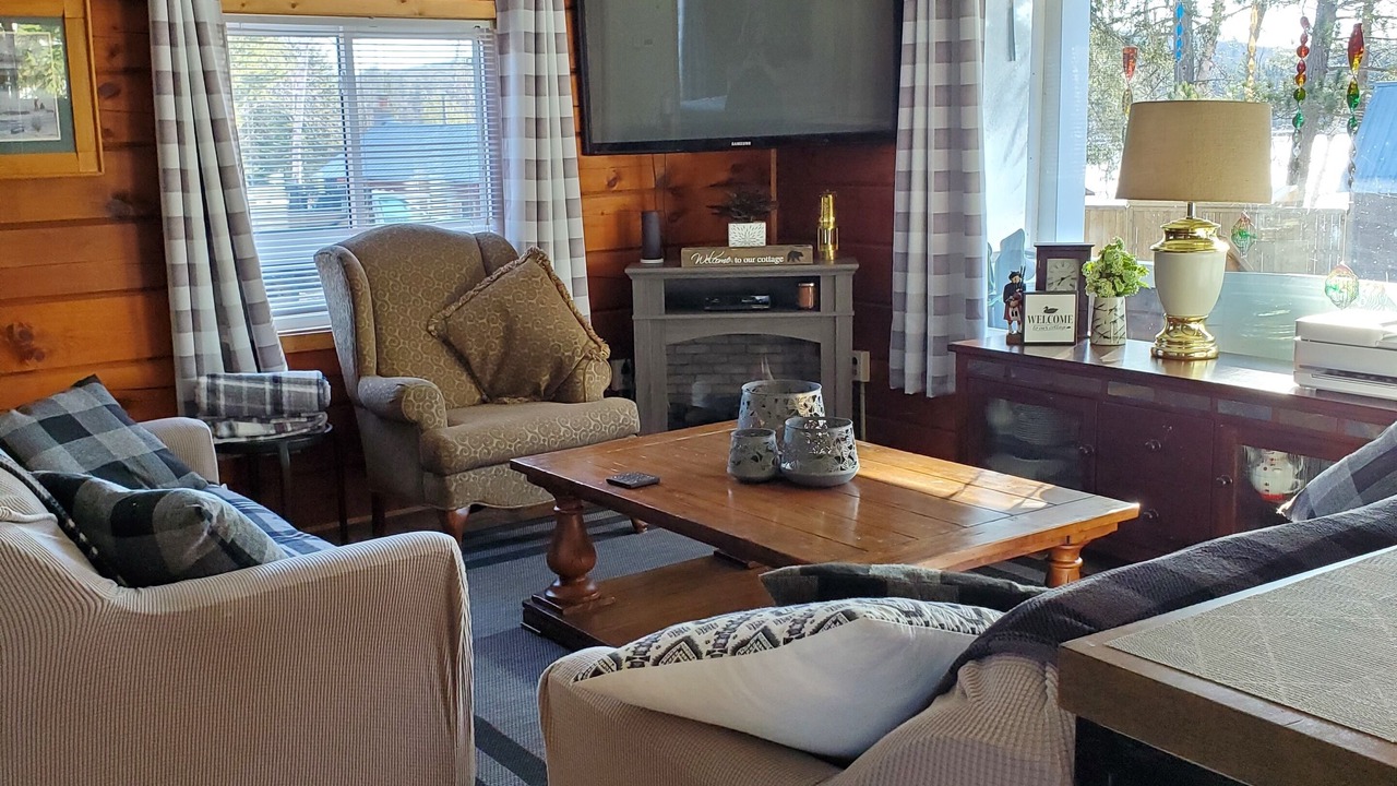 Photo of Livingroom in South Algonquin