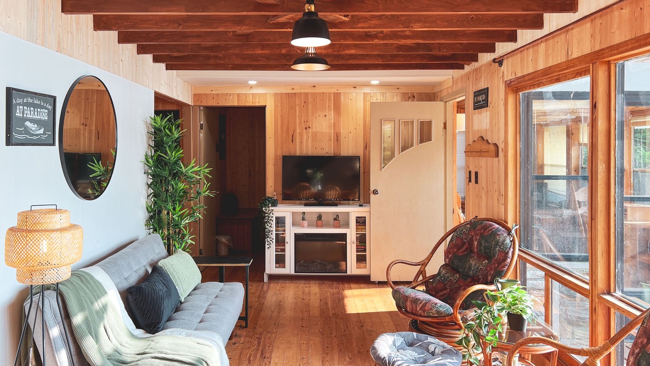 Photo of Livingroom in Haliburton