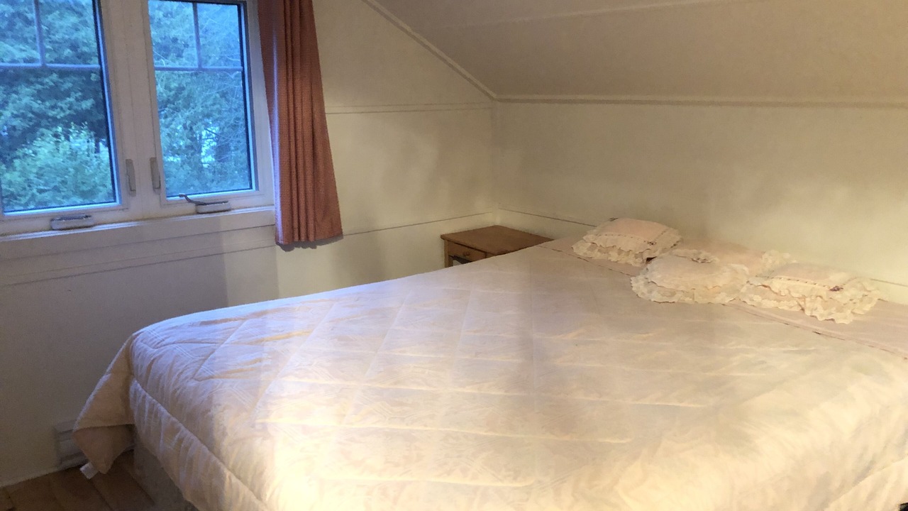 Photo of Bedroom in Kawartha Lakes