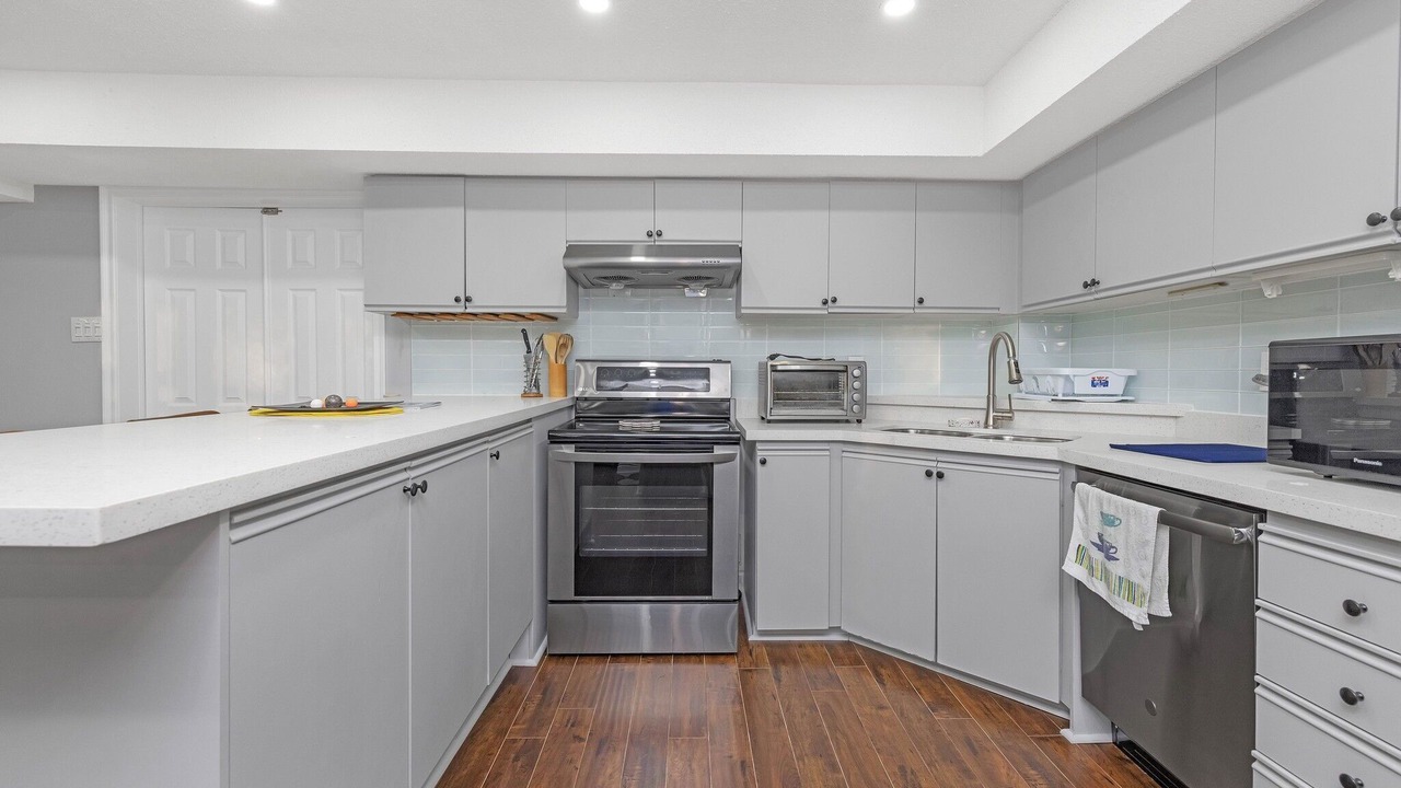 Photo of Kitchen in Central Erin Mills