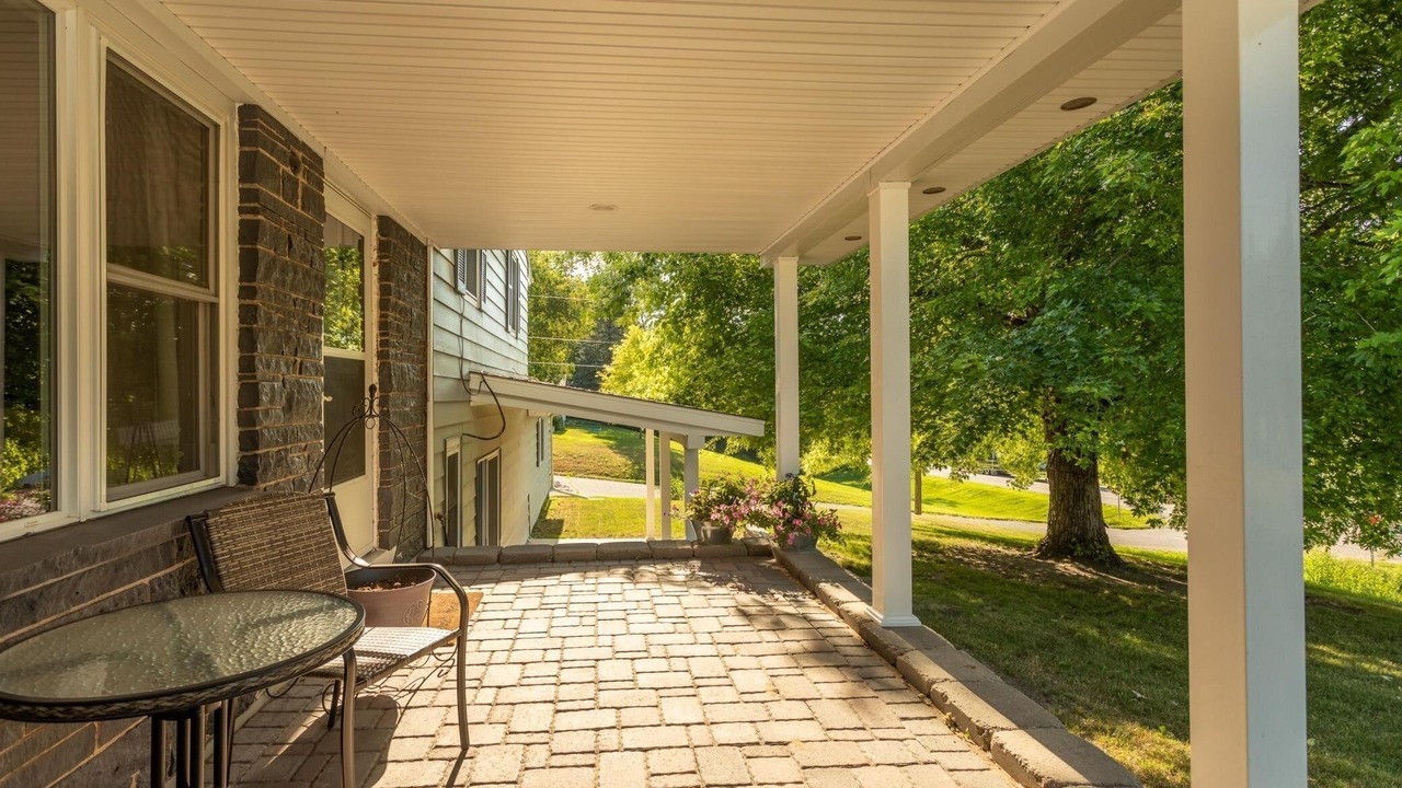 Photo of Patio Balcony in Starbuck