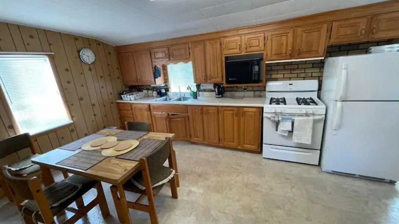 Photo of Kitchen in South Algonquin