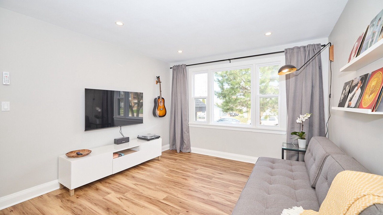 Photo of Livingroom in Thorold
