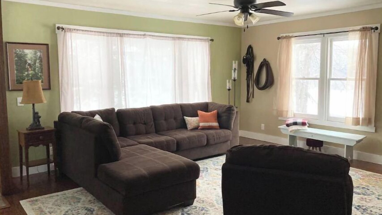 Photo of Livingroom in Orr