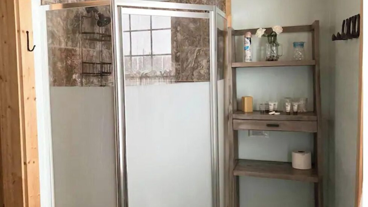 Photo of Bathroom in Orr