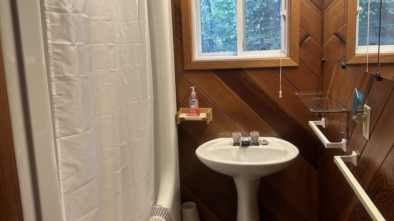Photo of Bathroom in Harcourt