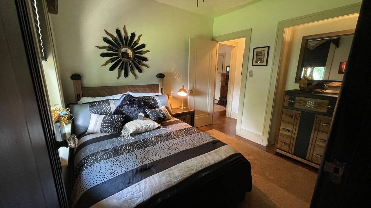 Photo of Bedroom in South Central