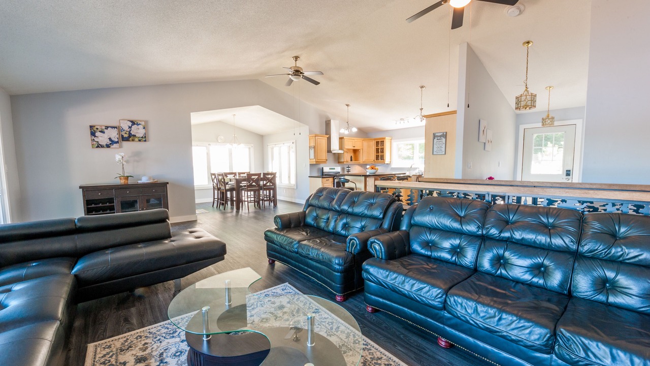 Photo of Livingroom in Haliburton