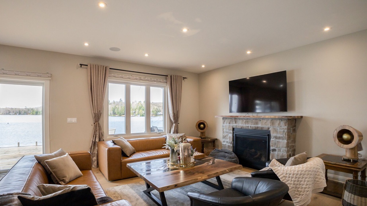 Photo of Livingroom in Algonquin Highlands
