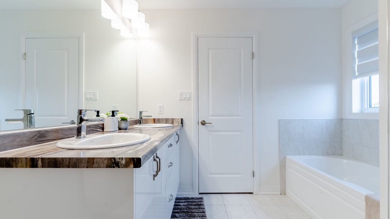 Photo of Bathroom in County of Brant