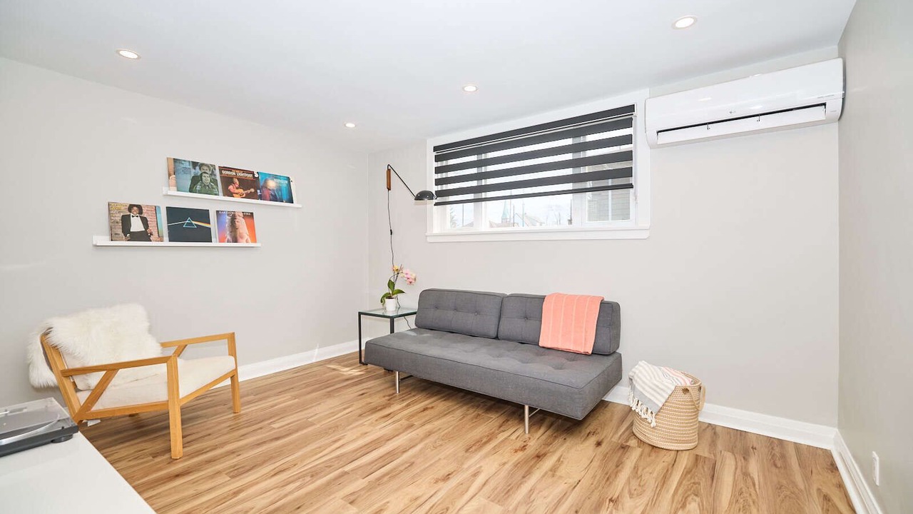 Photo of Livingroom in Thorold