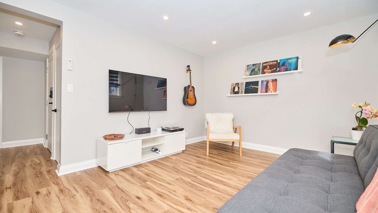 Photo of Livingroom in Thorold