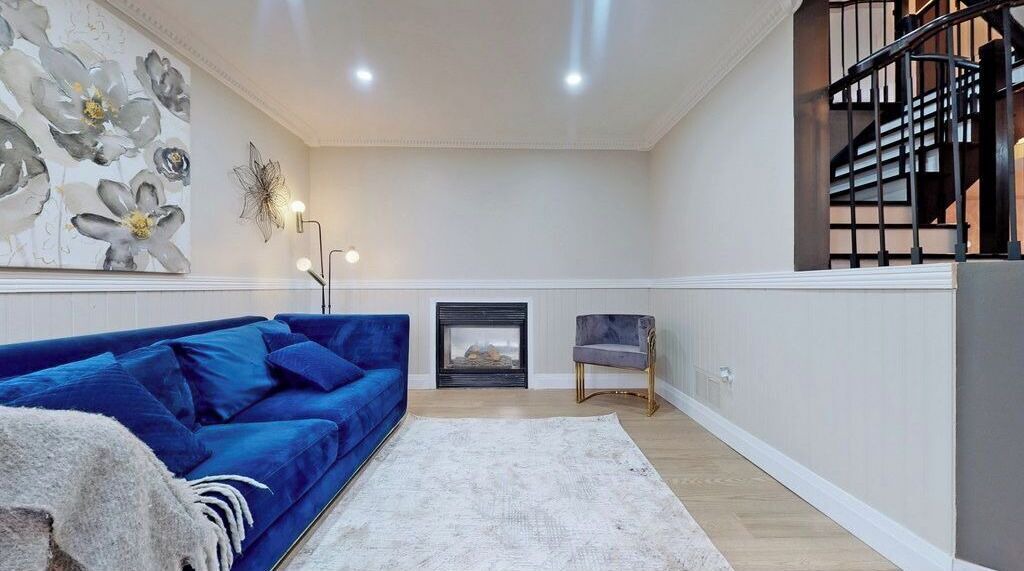 Photo of Livingroom in Pickering