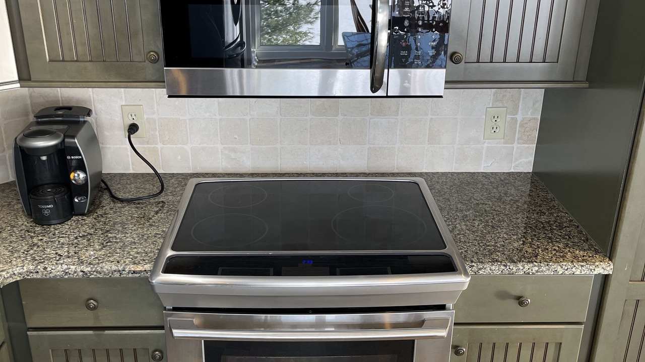 Photo of Kitchen in Muskoka Lakes
