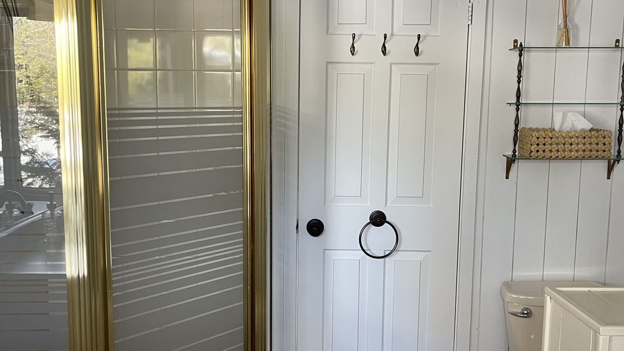 Photo of Bathroom in Muskoka Lakes
