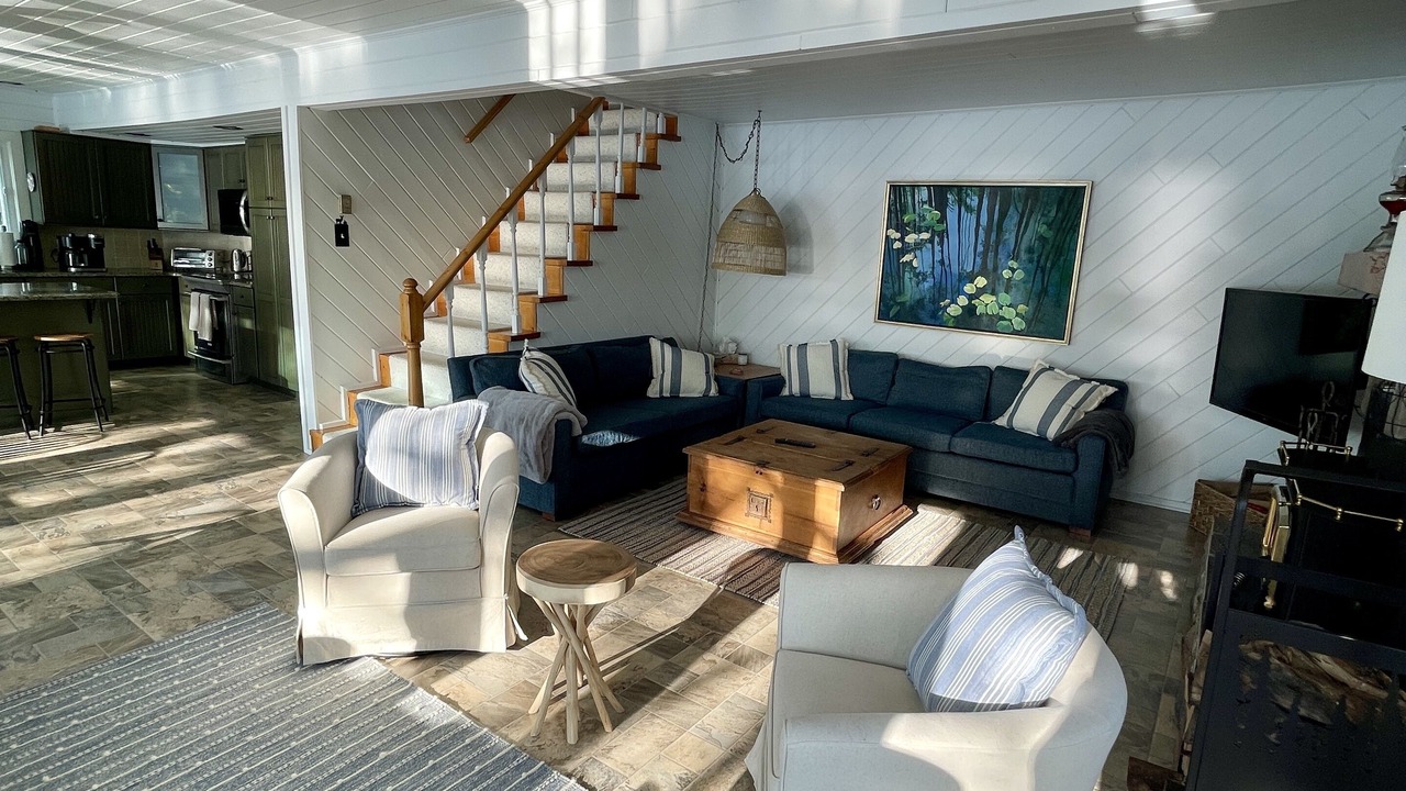 Photo of Livingroom in Muskoka Lakes
