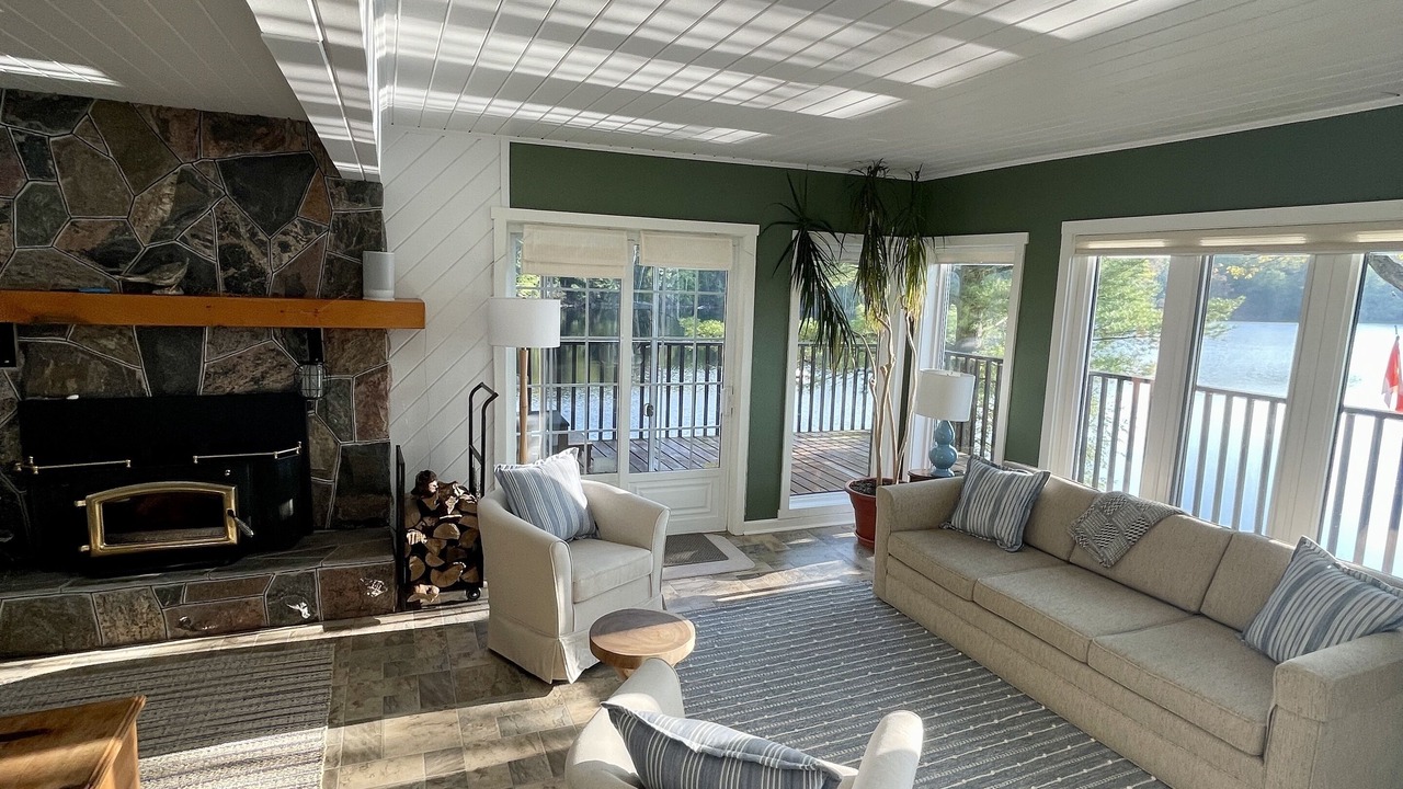 Photo of Livingroom in Muskoka Lakes