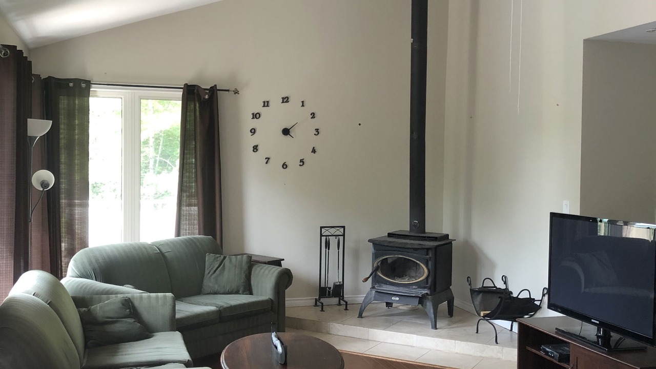 Photo of Livingroom in Havelock-Belmont-Methuen