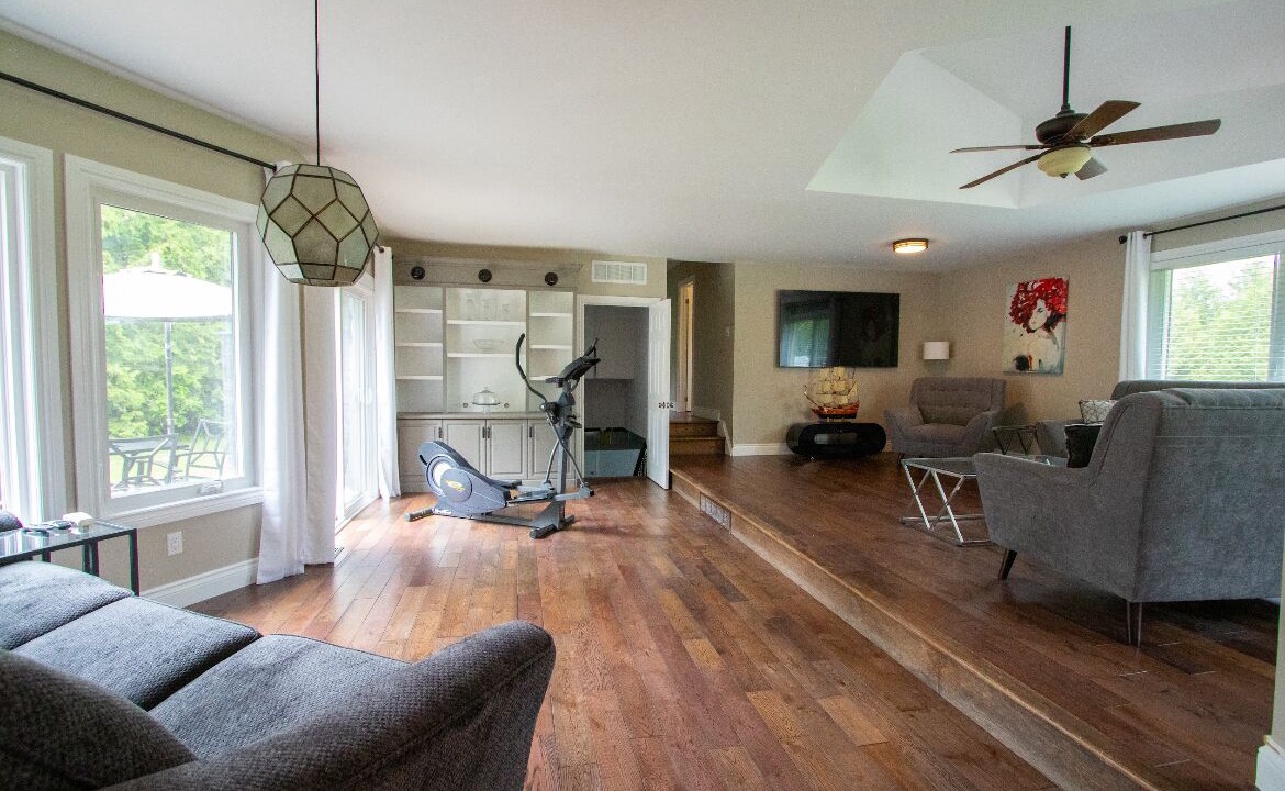 Photo of Livingroom in Lindsay
