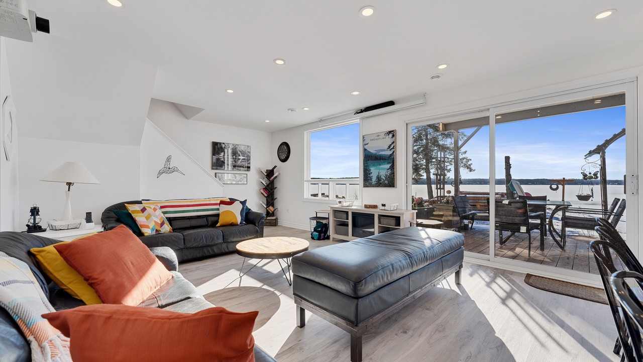 Photo of Livingroom in Springwater