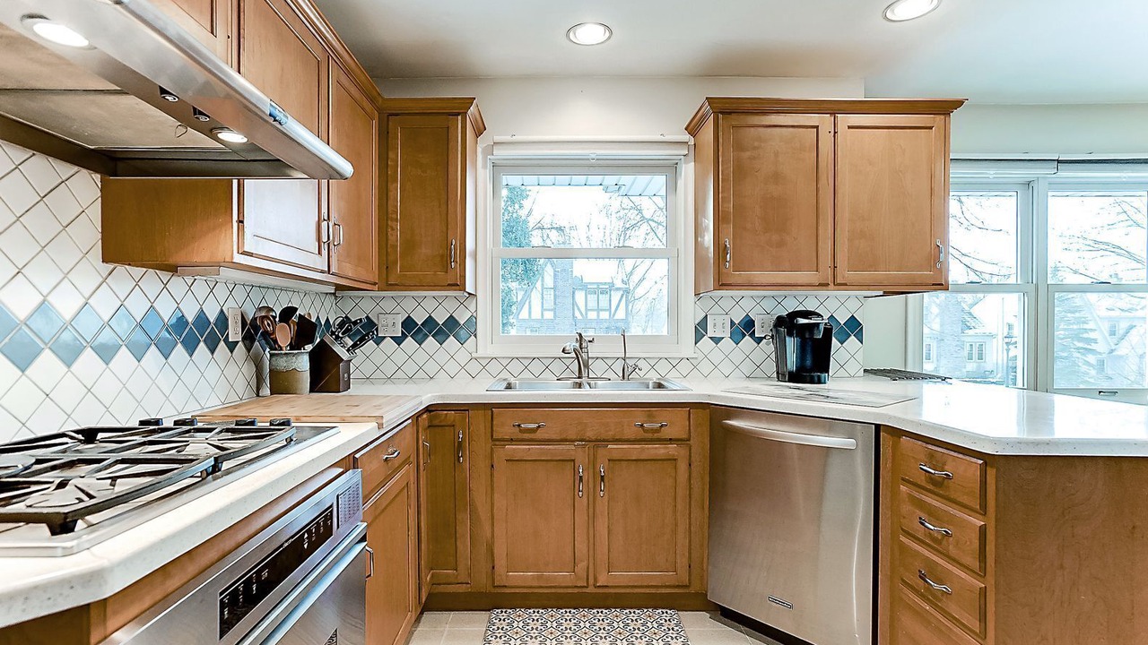 Photo of Kitchen in Macalester - Groveland