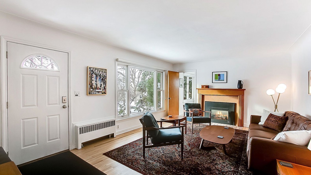 Photo of Bedroom in Macalester - Groveland
