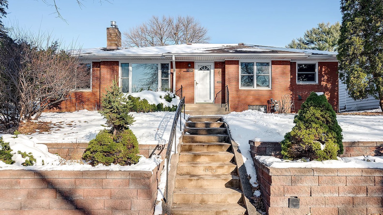 Photo of Outdoor in Macalester - Groveland