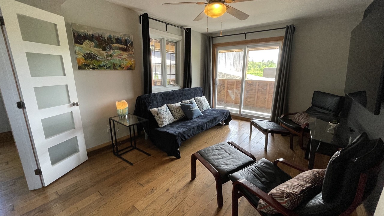 Photo of Livingroom in Gravenhurst