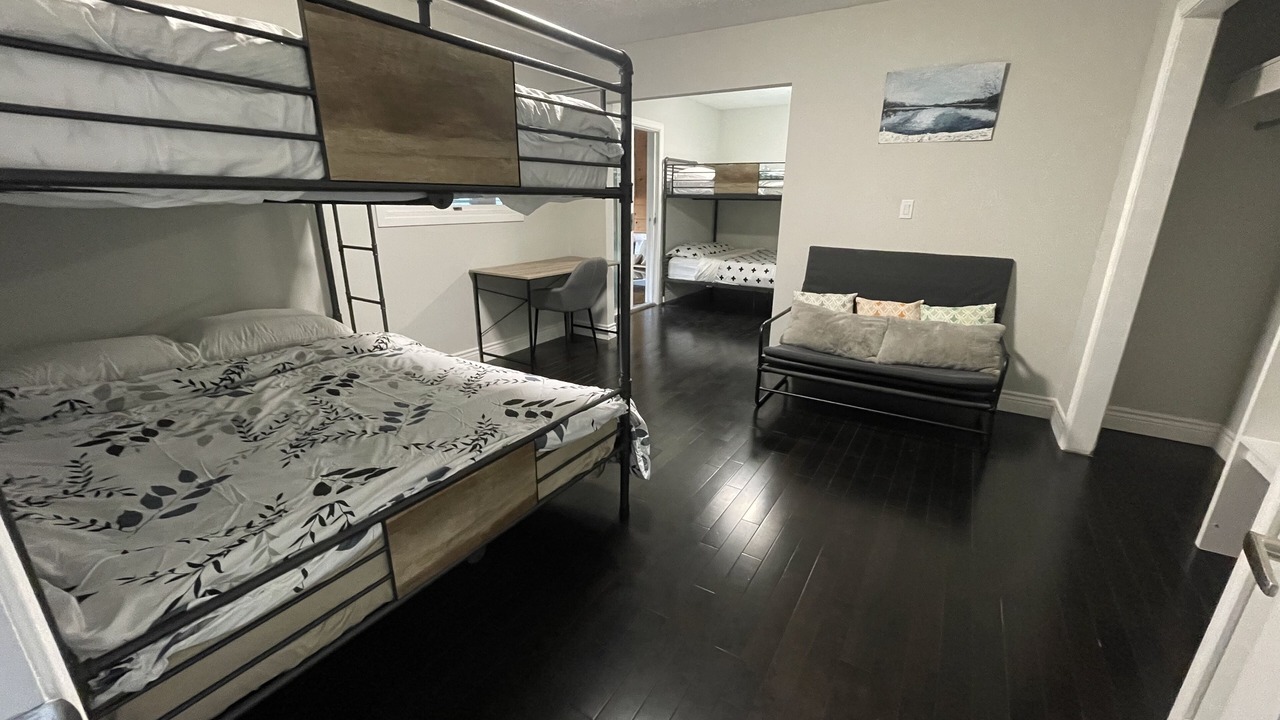 Photo of Bedroom in Gravenhurst