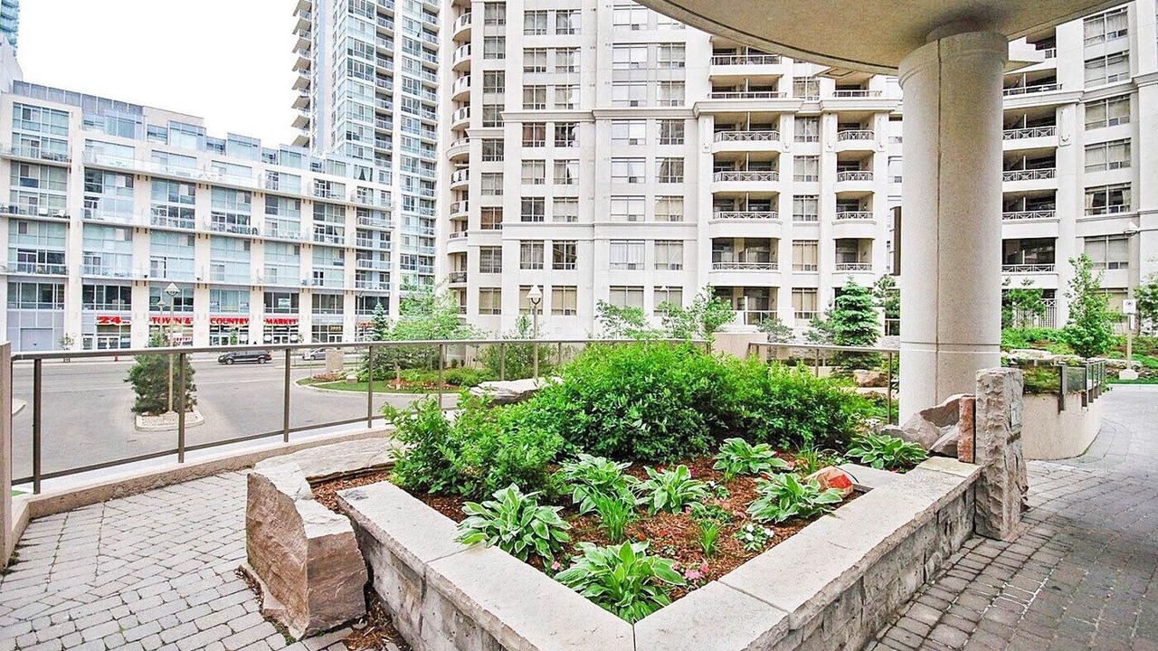 Photo of Outdoor in Downtown Mississauga