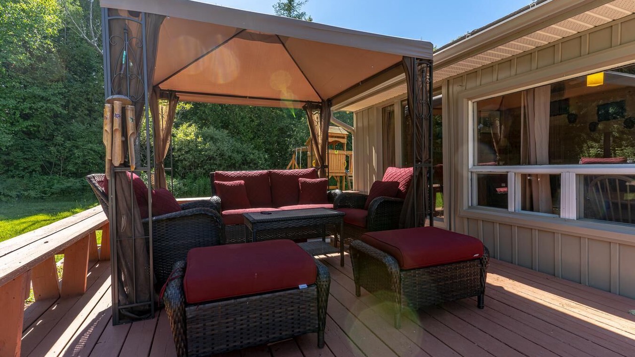 Photo of Patio Balcony in East Garafraxa