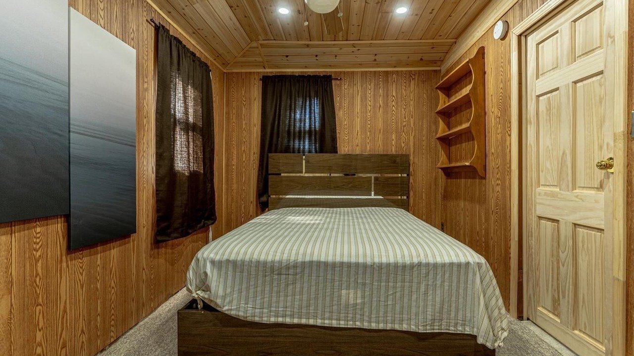 Photo of Bedroom in East Garafraxa