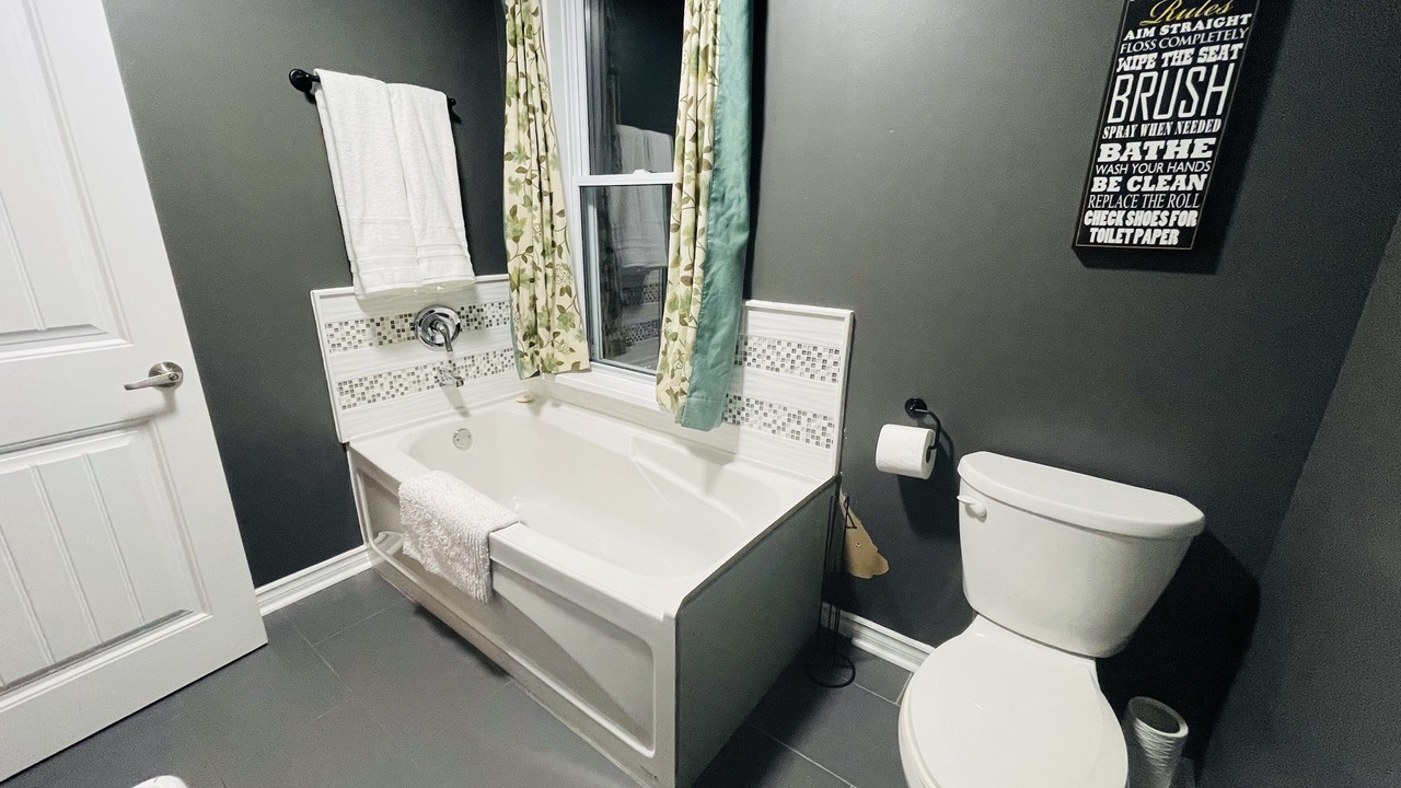 Photo of Bathroom in Jasper
