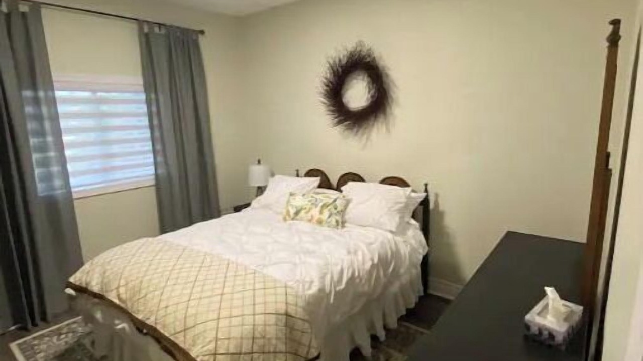 Photo of Bedroom in Tillsonburg