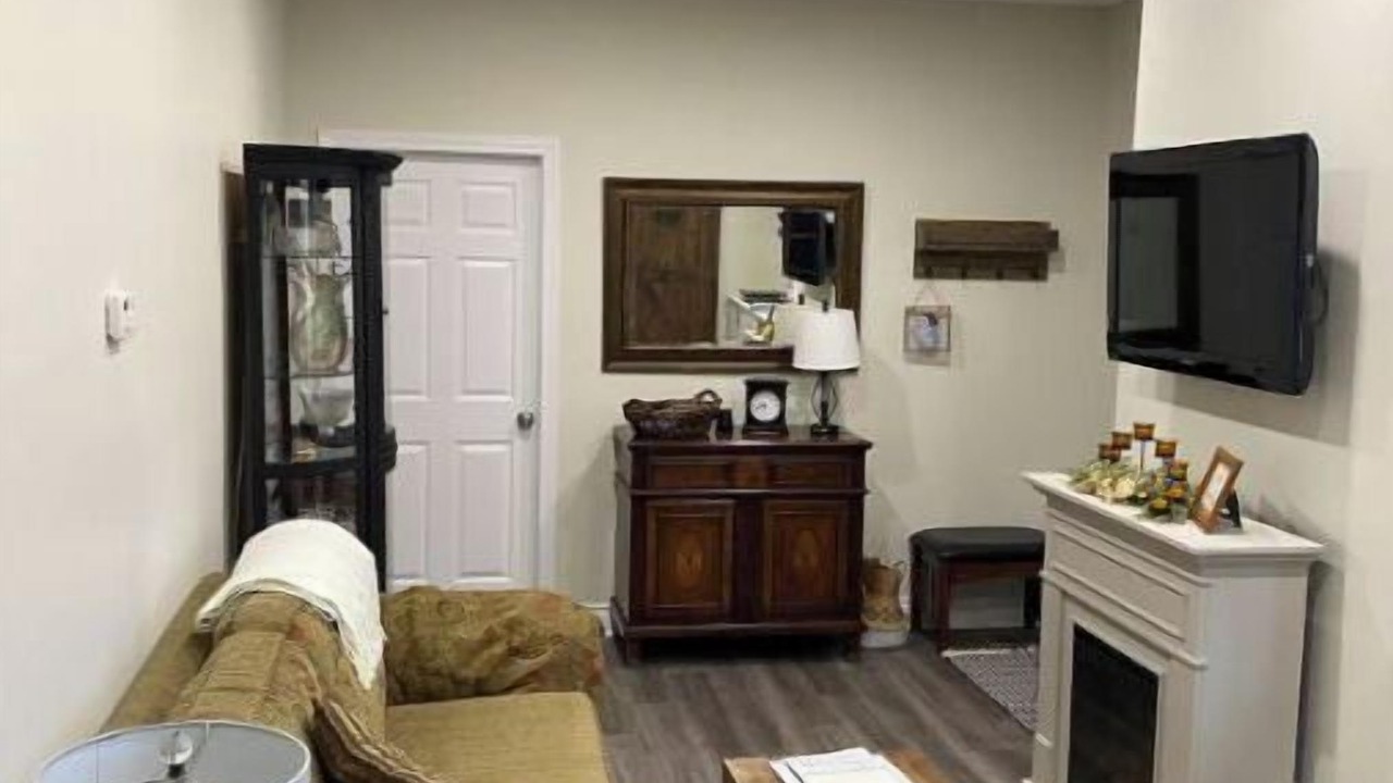 Photo of Livingroom in Tillsonburg
