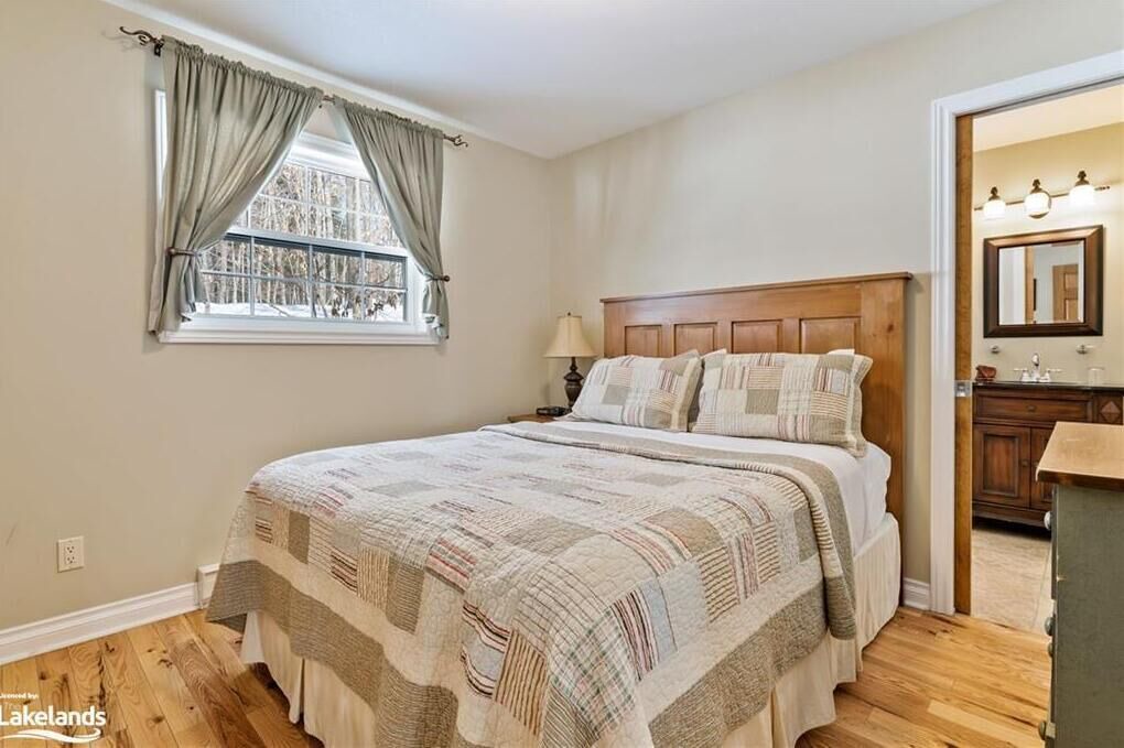 Photo of Bedroom in Lake of Bays