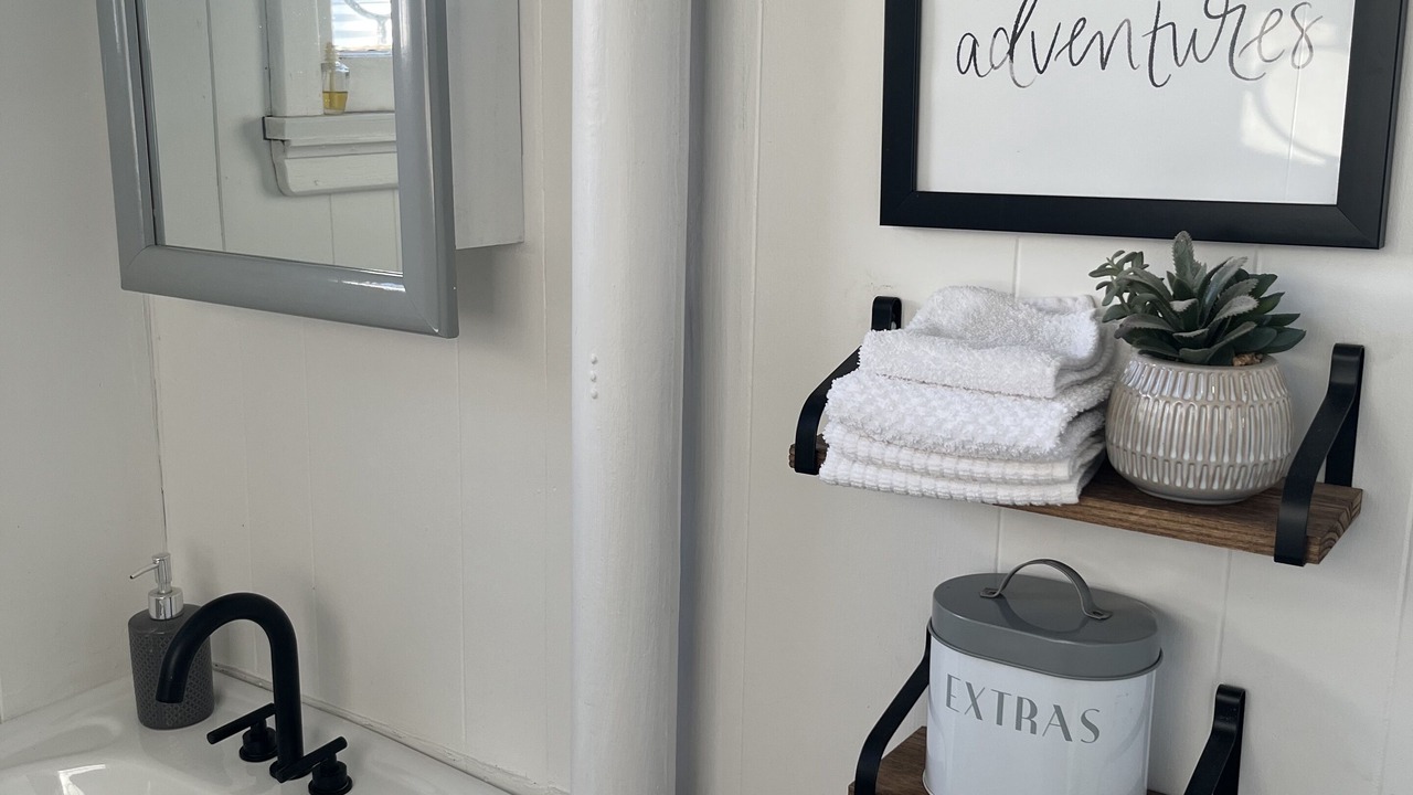 Photo of Bathroom in Grand Bend