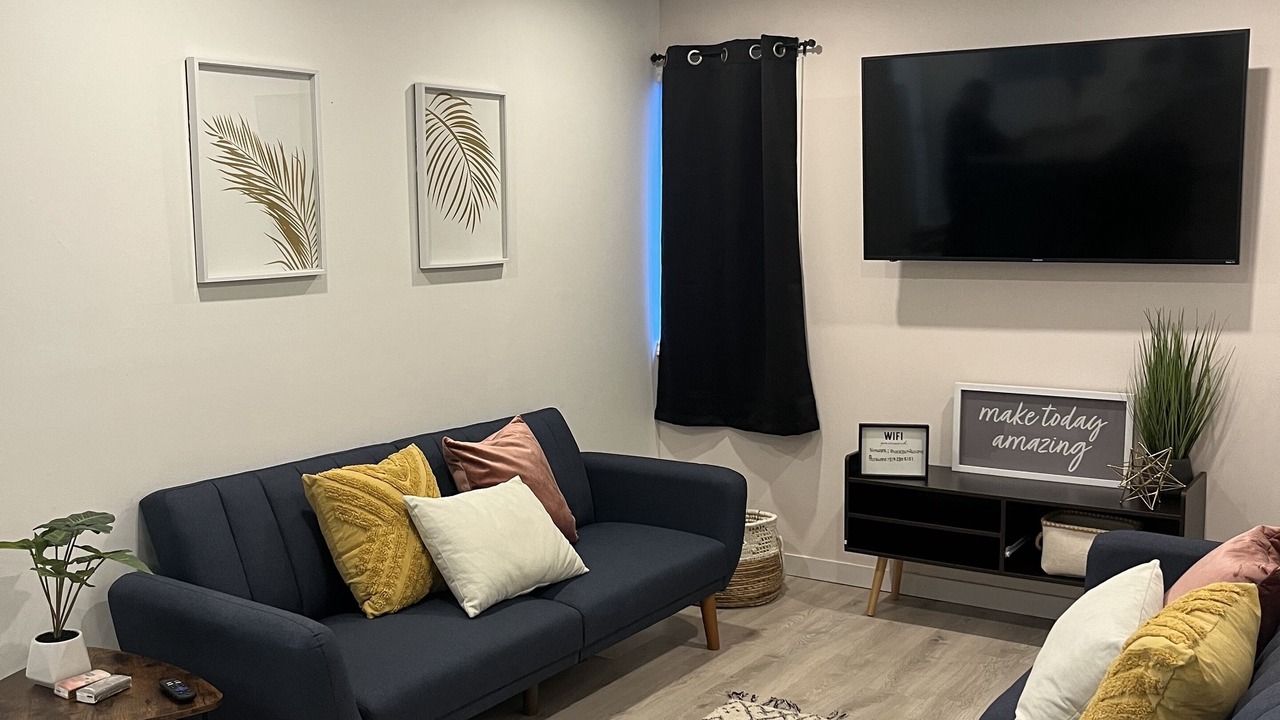 Photo of Livingroom in Grand Bend