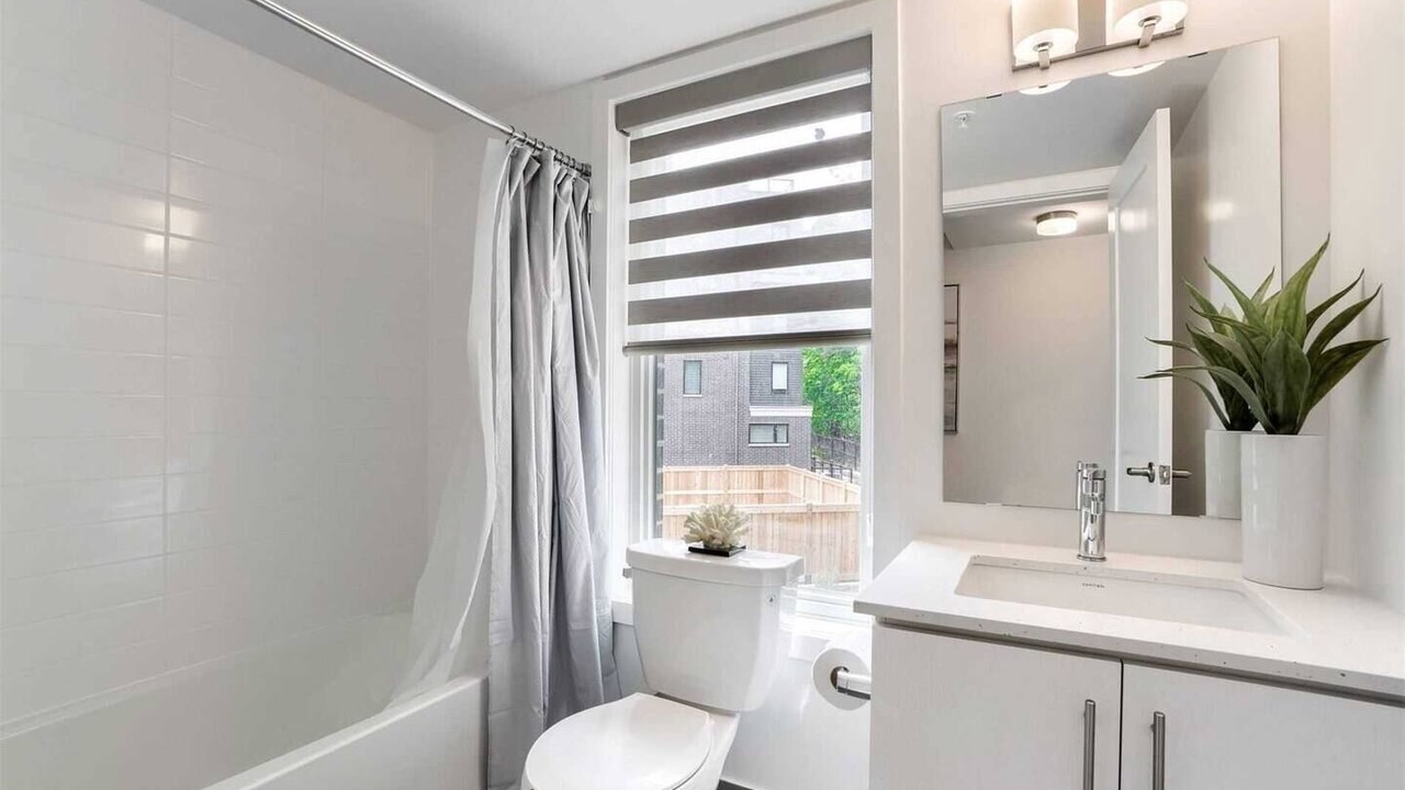 Photo of Bathroom in Erin Mills
