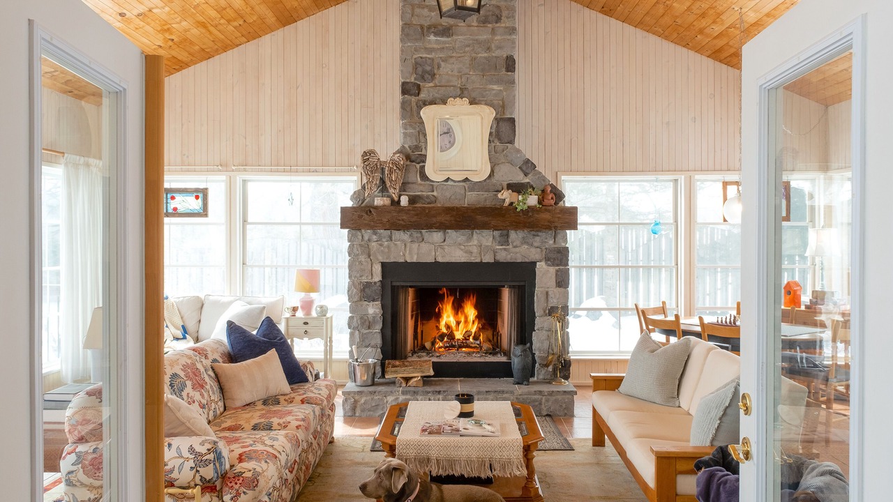 Photo of Livingroom in Rideau Lakes