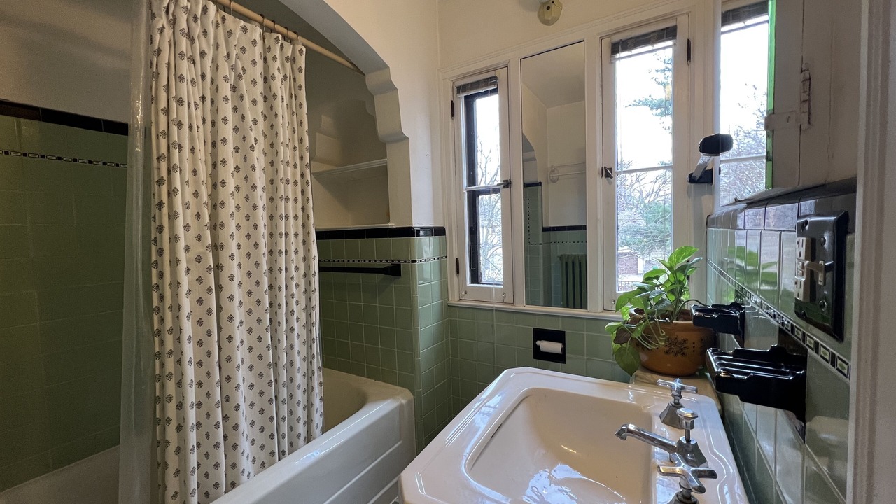Photo of Bathroom in Victory