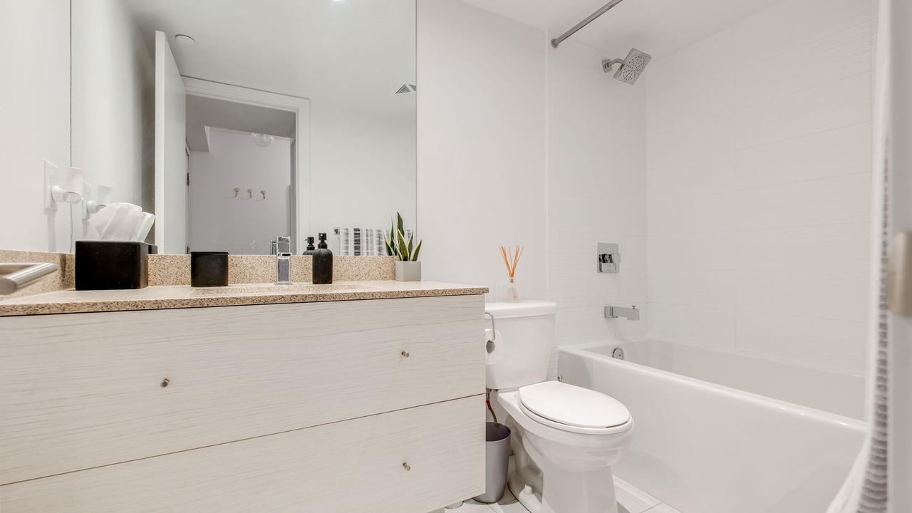Photo of Bathroom in Fashion District