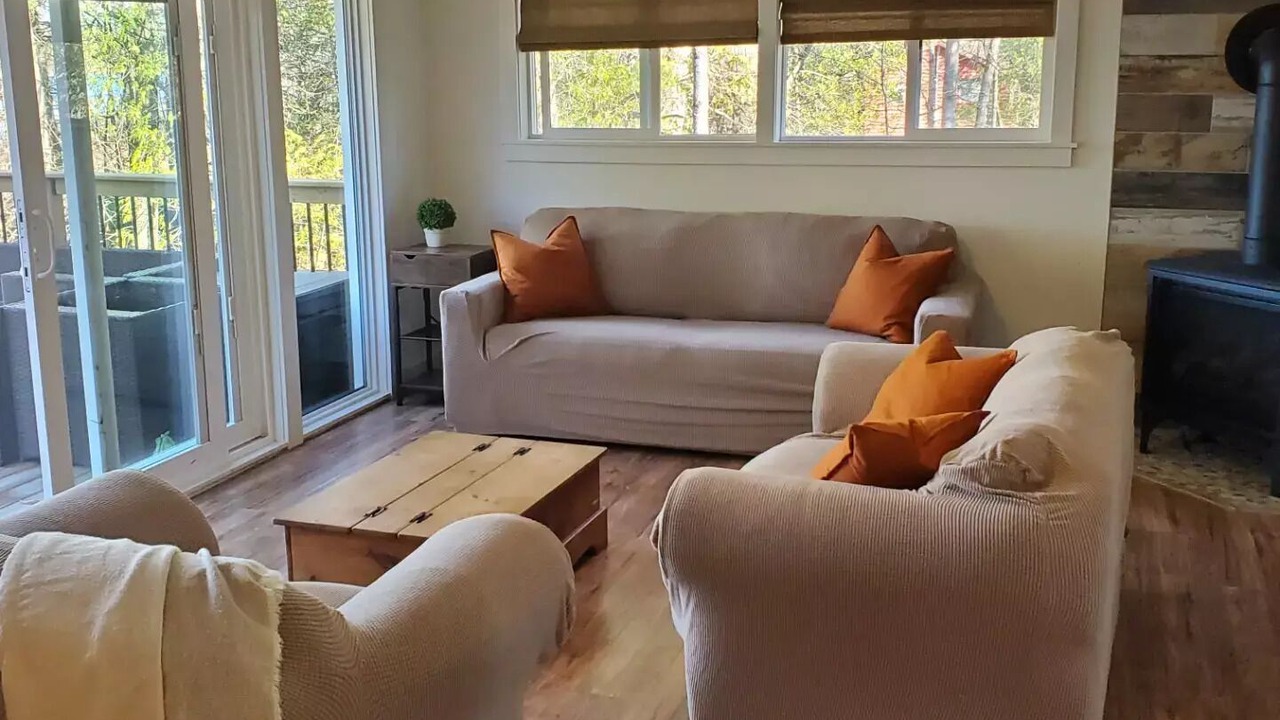Photo of Livingroom in Rideau Lakes