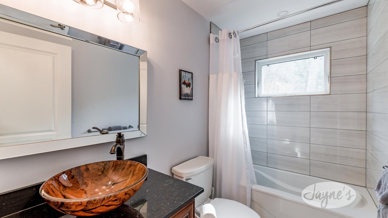 Photo of Bathroom in Burk's Falls