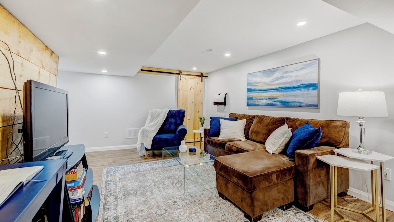 Photo of Livingroom in Halton Regional Municipality
