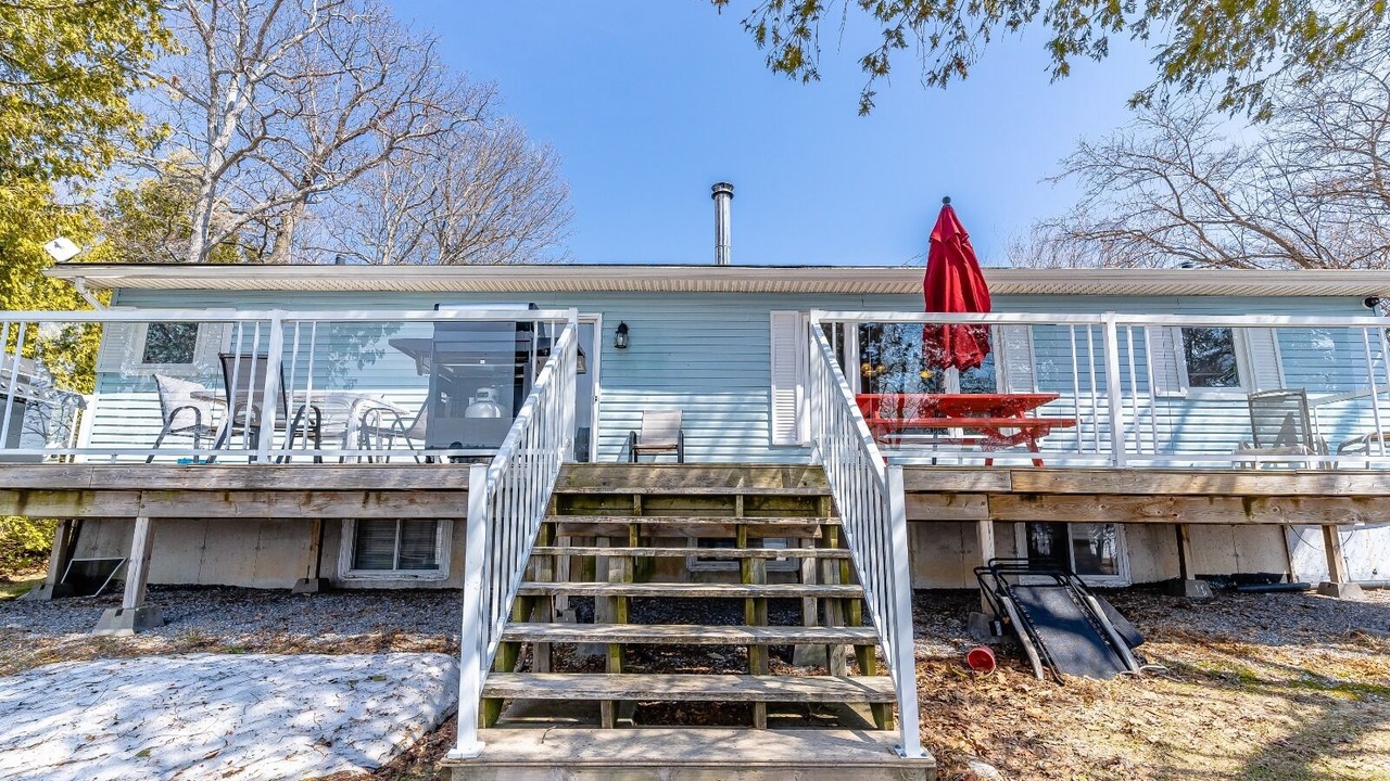 Photo of Patio Balcony in Trent Lakes