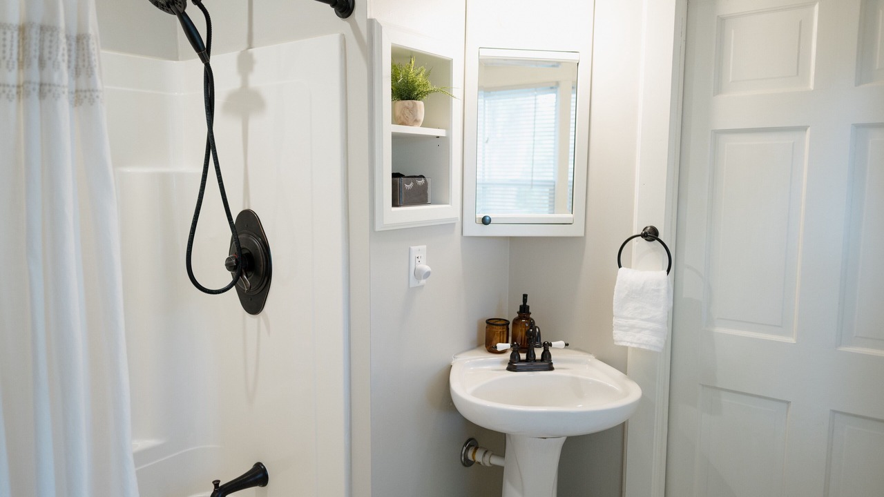 Photo of Bathroom in Merriam Park