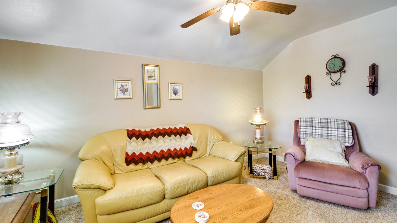 Photo of Livingroom in Chisholm